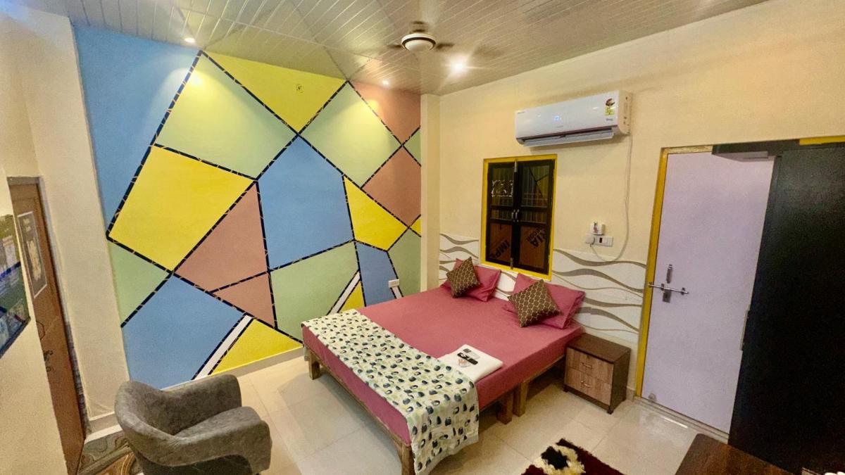 Aadhish Homestay – A COZY ROOM !!