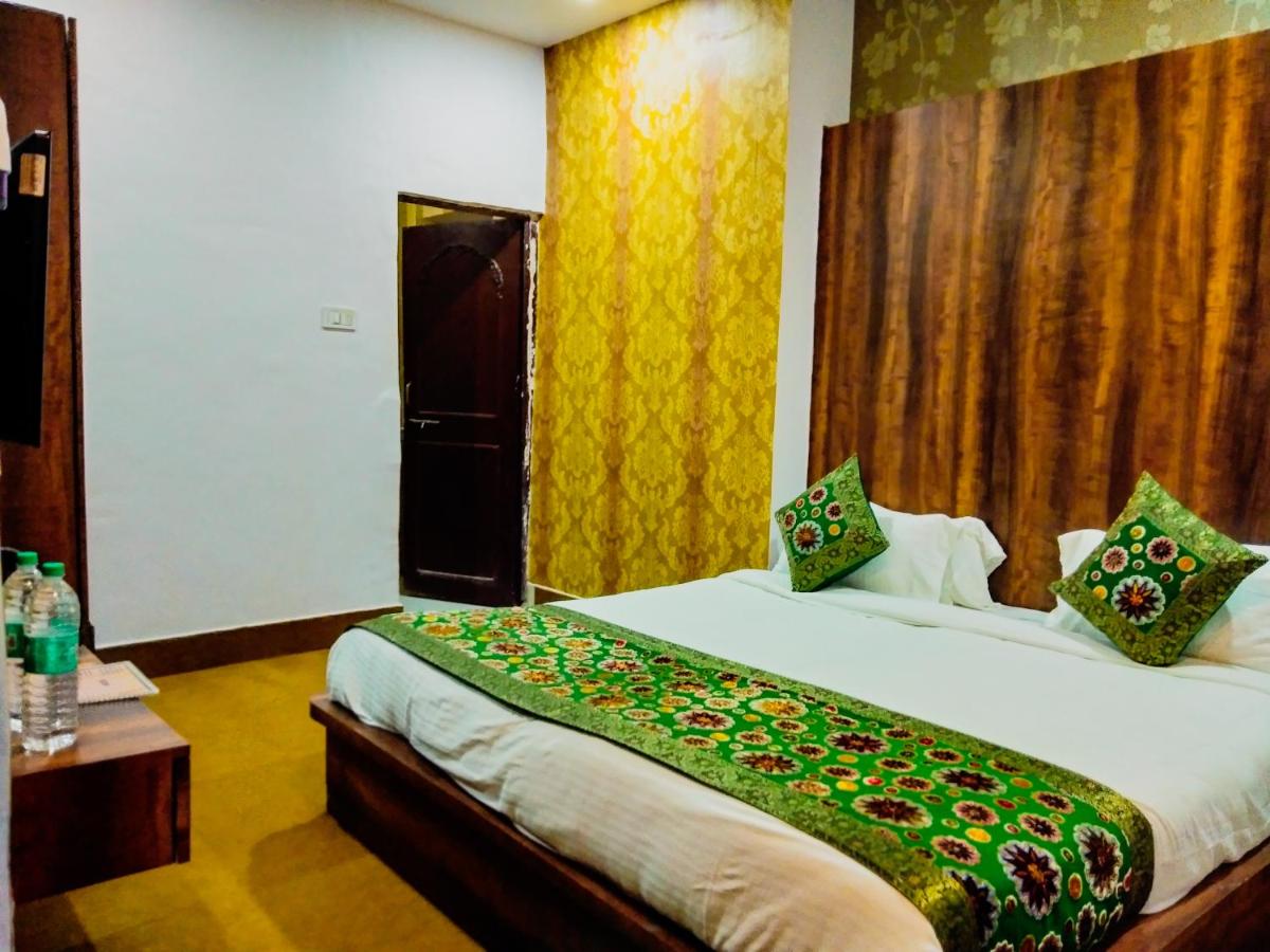 Dwivedi Hotels Hotel Elena