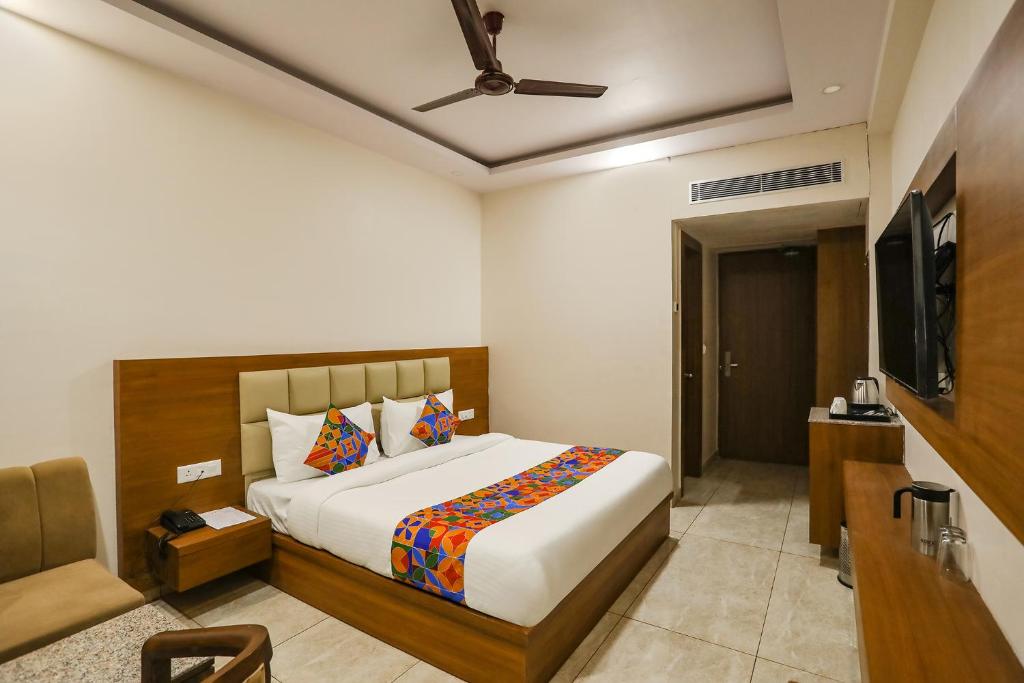 FabHotel Aman Sara