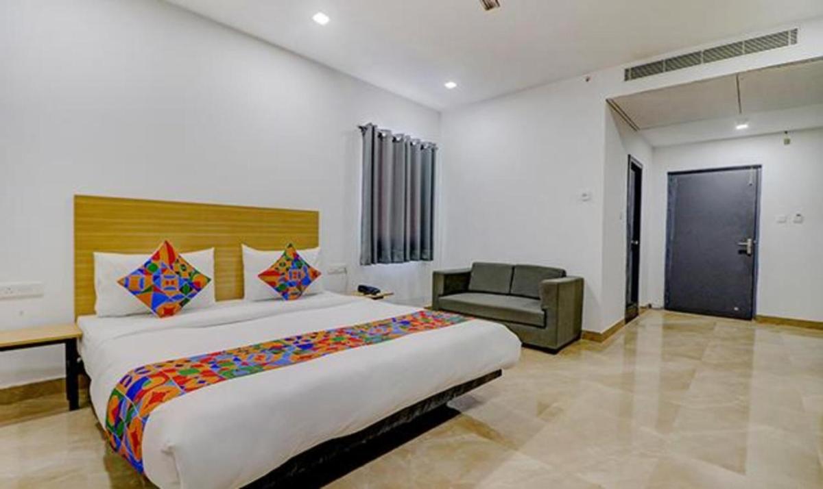 FabHotel Premium Kashi