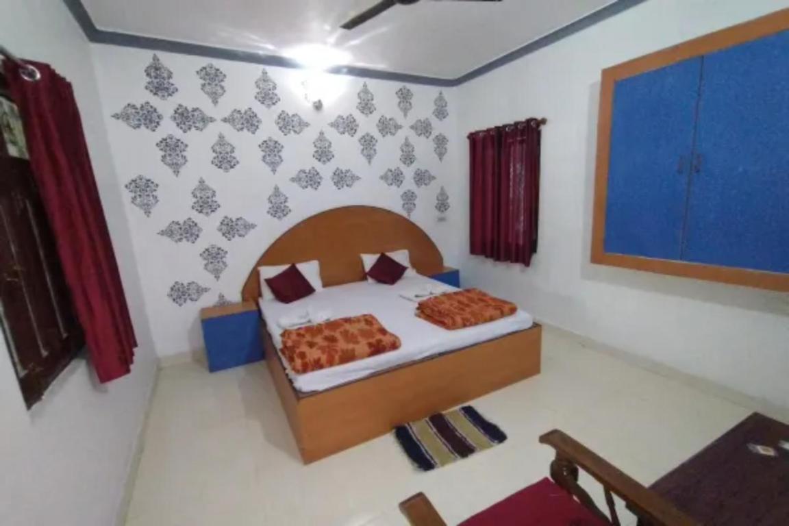 GRG Mohit Paying Guest House Varanasi