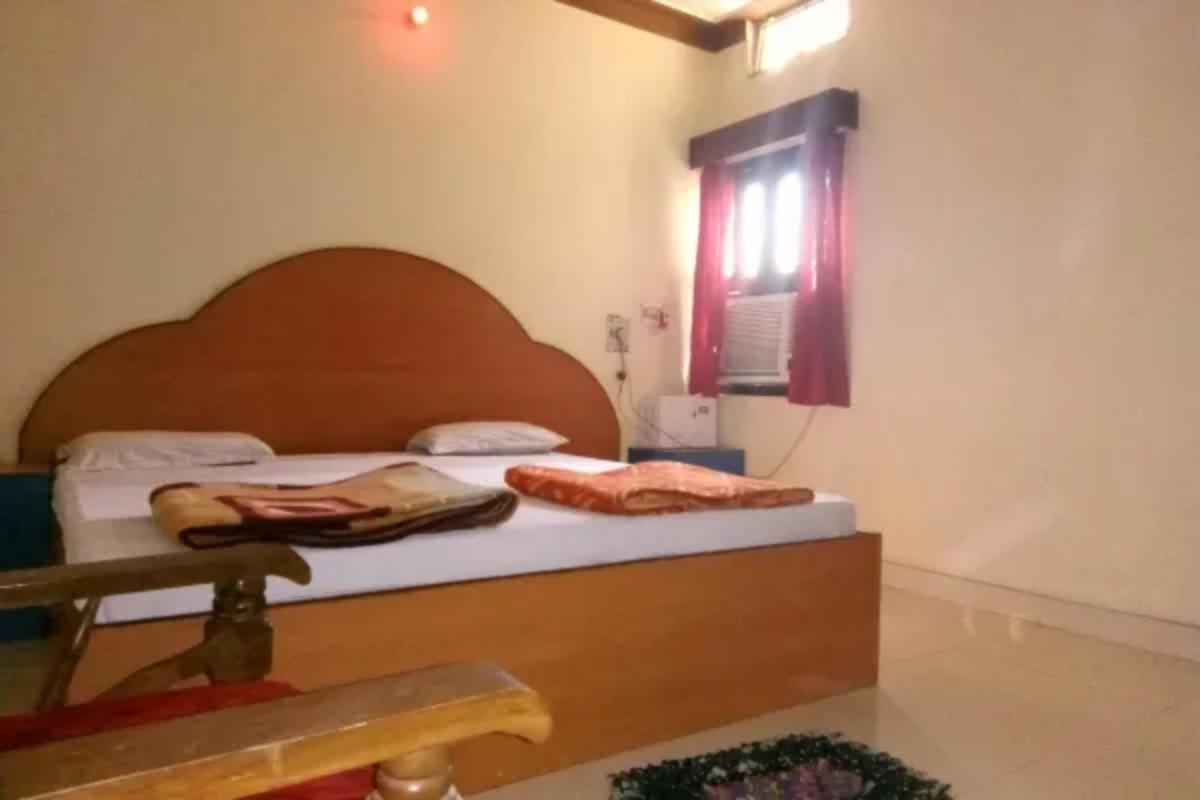 GRG Mohit Paying Guest House Varanasi