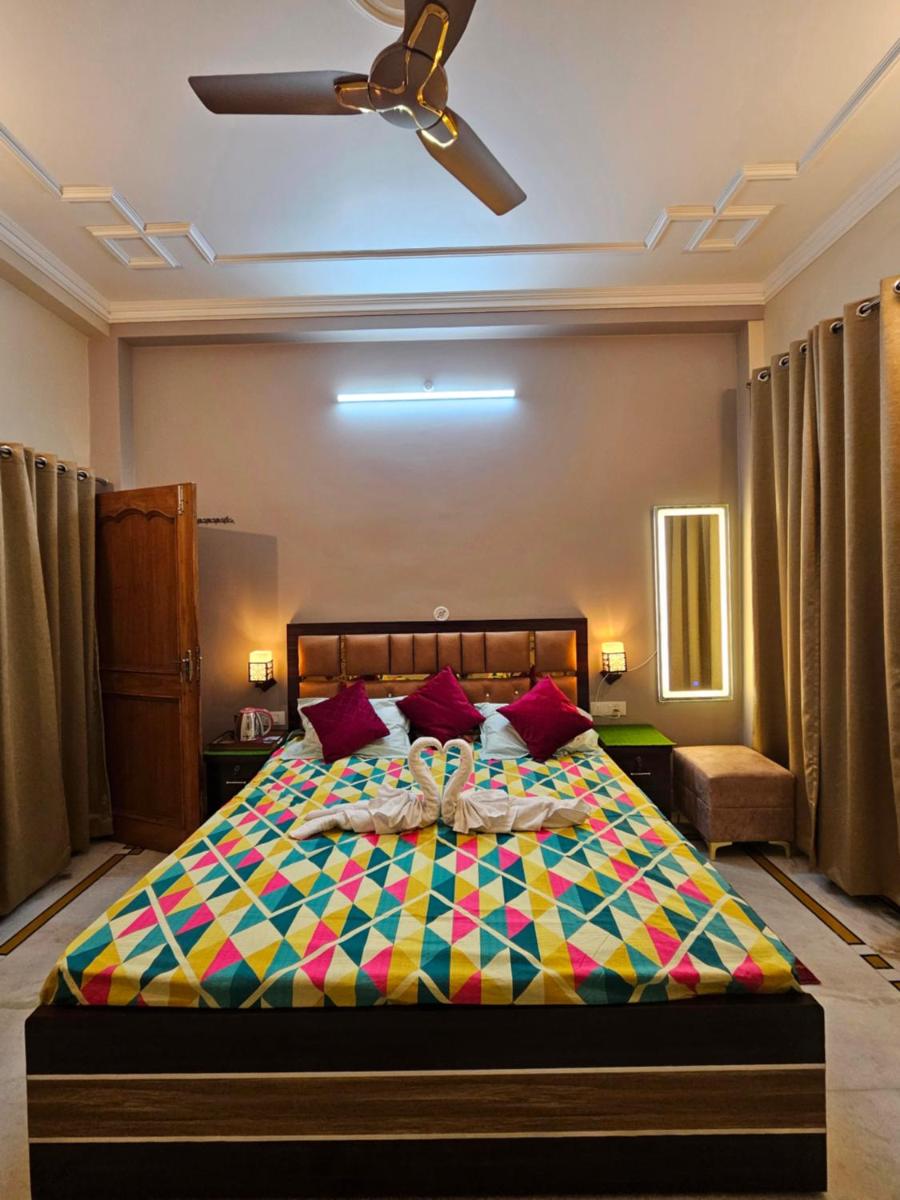 Goel’s Homestay – Luxurious King Size Beds