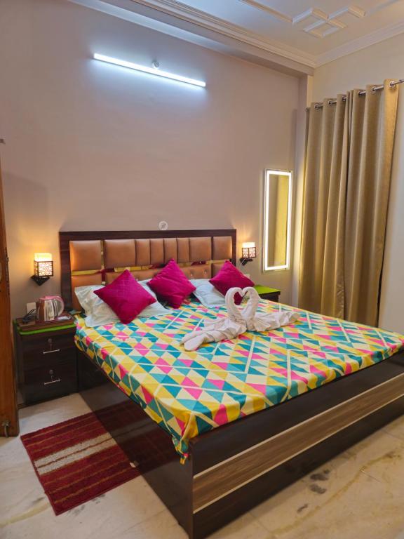 Goel’s Homestay – Luxurious King Size Beds