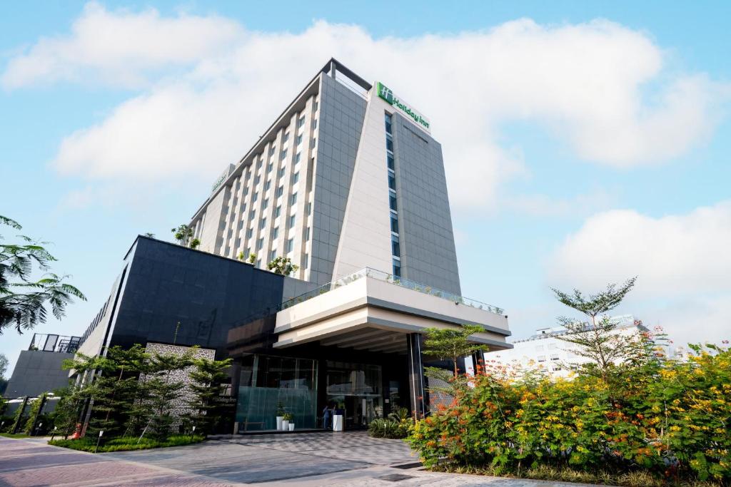 Holiday Inn Lucknow Airport, an IHG Hotel