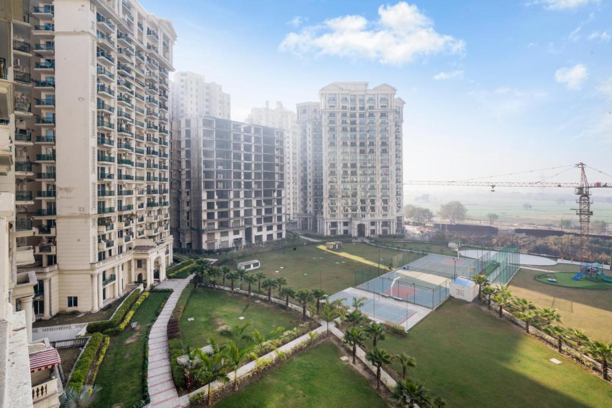 Homlee-Super Luxury 5 bhk Apartment nr NOIDA EXPO