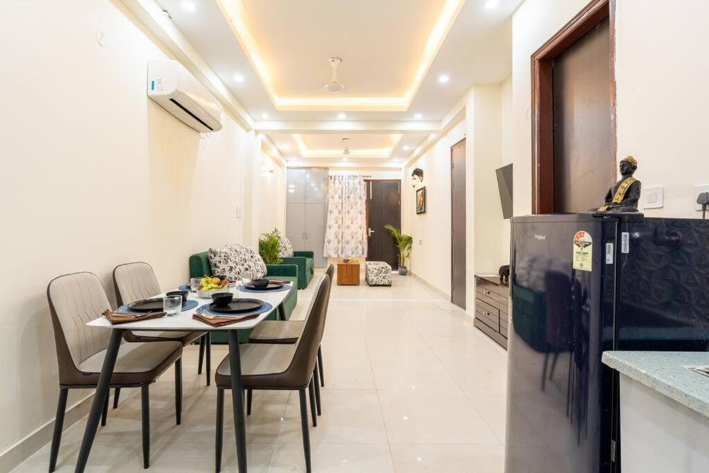 Homlee-Vasundhara 2BHK Flat with Kitchen parking