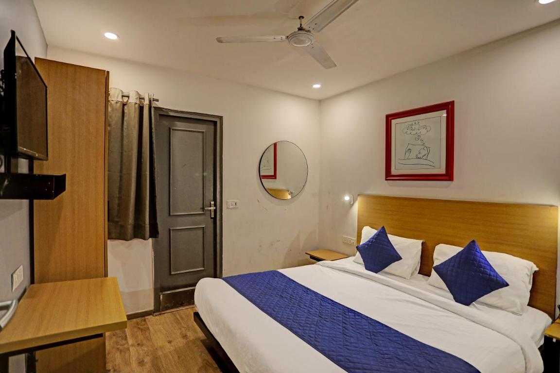 Hotel Admire Inn “Near Atal Chowk, Sector 15, Vasundhara”