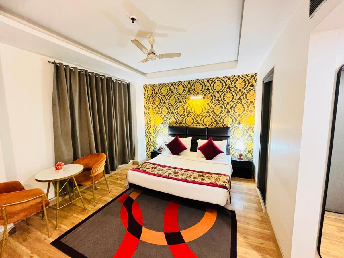 Hotel At Residency Kaushambi Couple Friendly