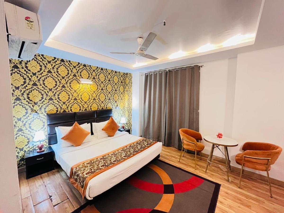 Hotel At Residency Kaushambi Couple Friendly