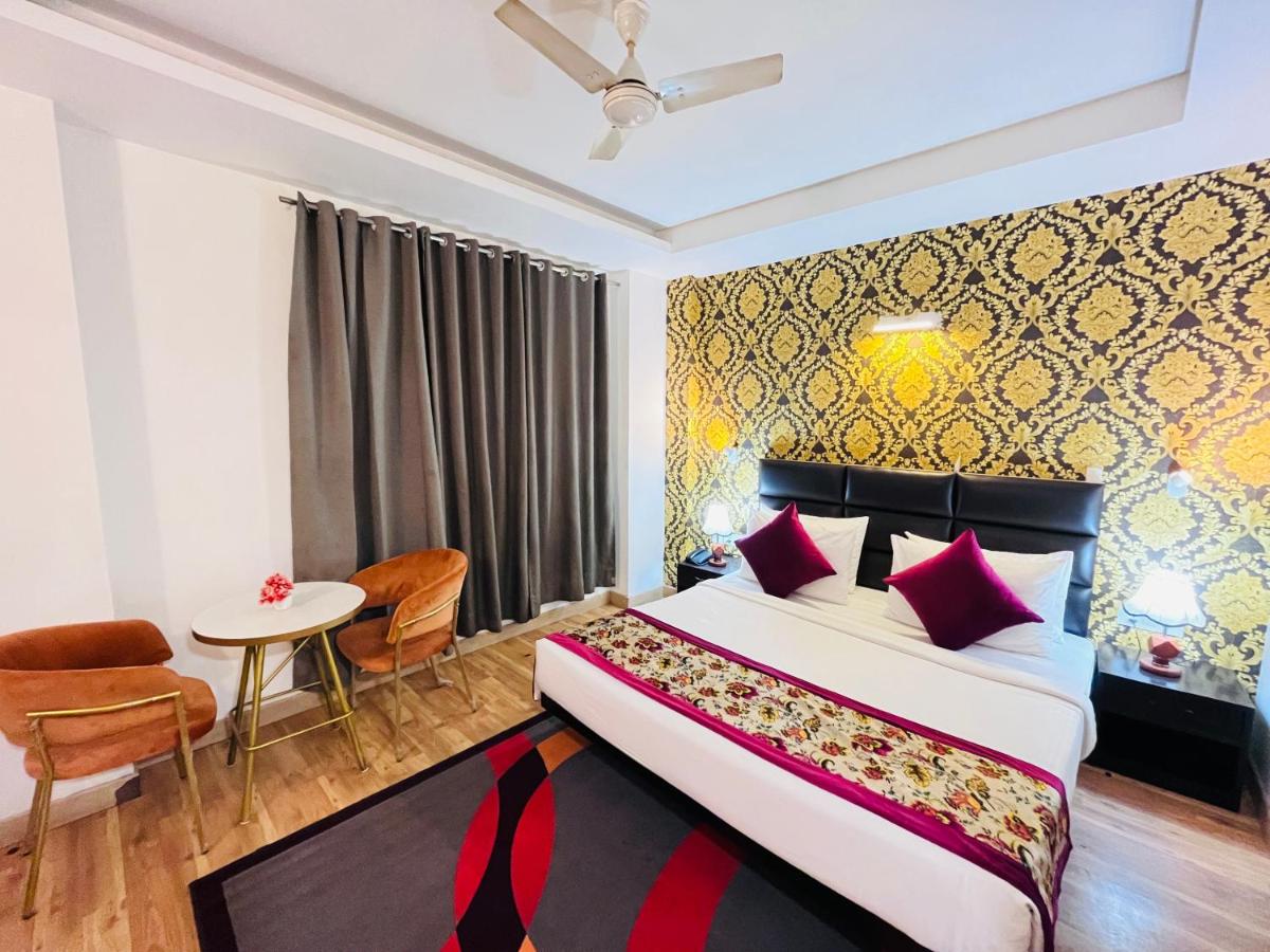 Hotel At Residency Kaushambi Couple Friendly