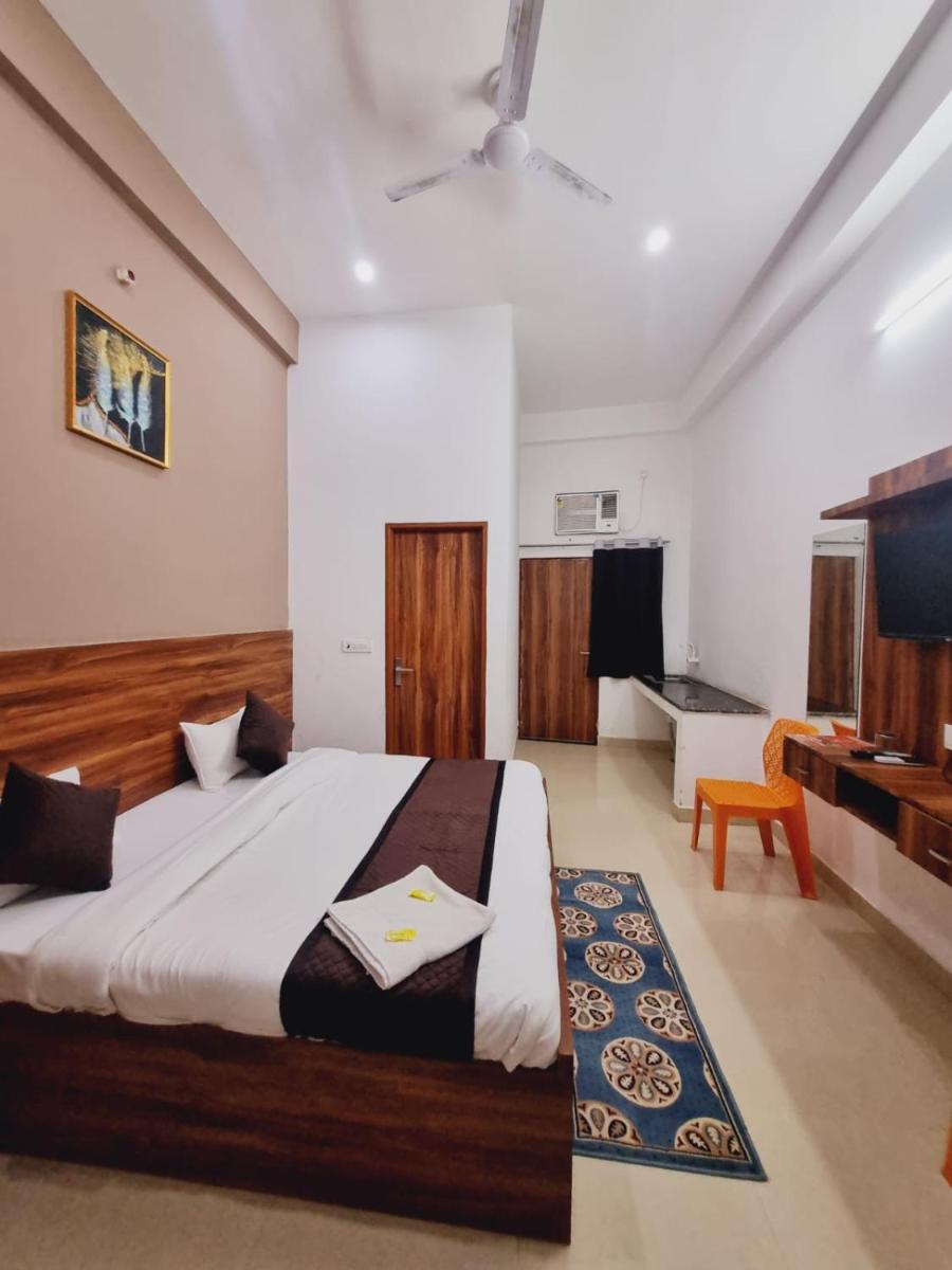 Hotel Boston Rooms – Mathura