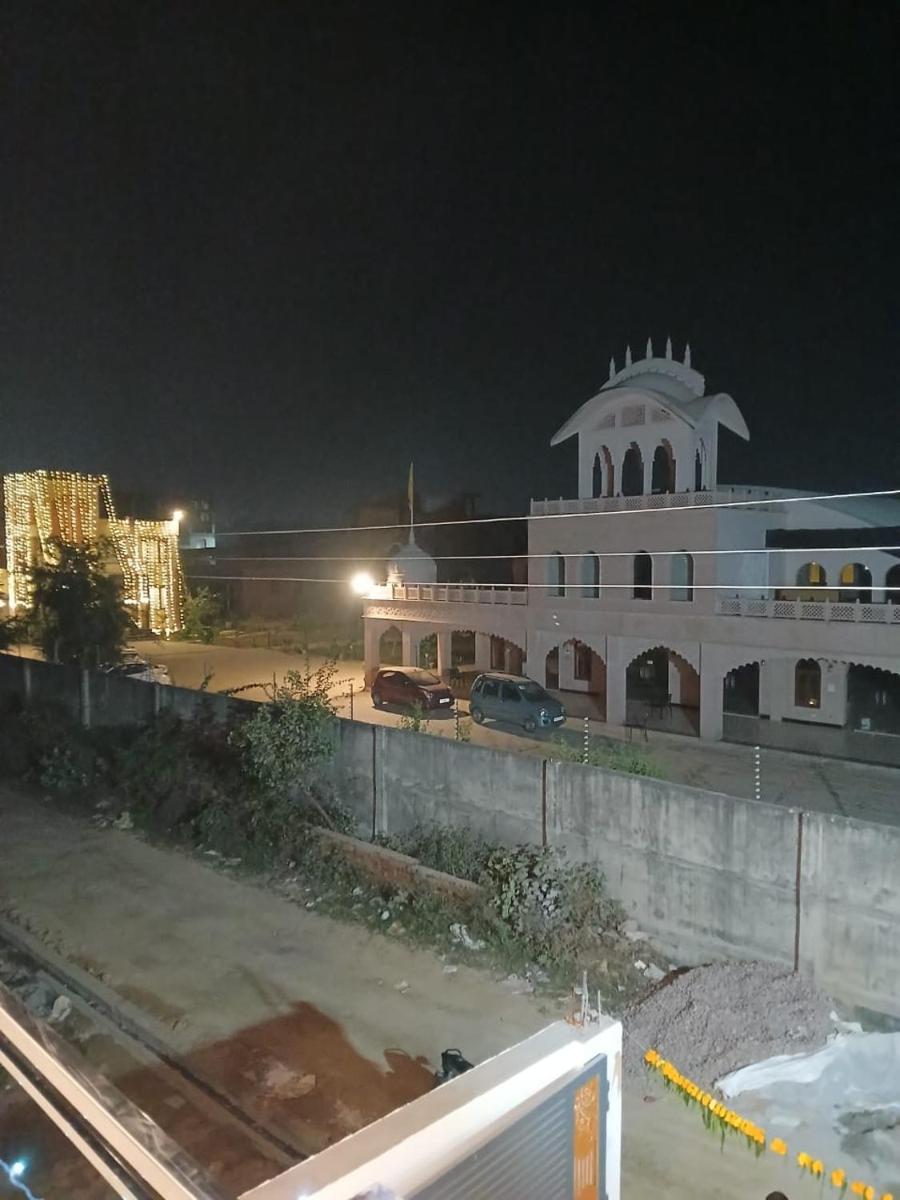 Hotel Jaipur In, Jatipura Parikrama Marg Near Mukharvind Temple