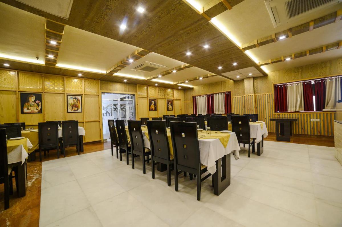 Hotel Karan Vilas