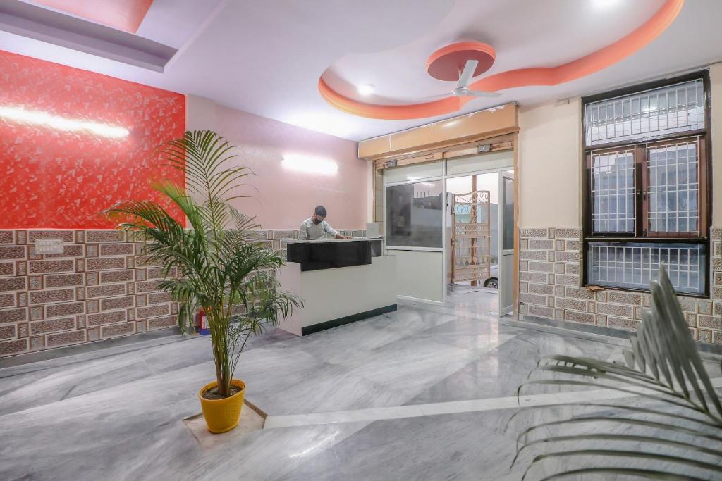 Hotel O Primrose Hotel’s Near Noida Sector 76 Metro Station