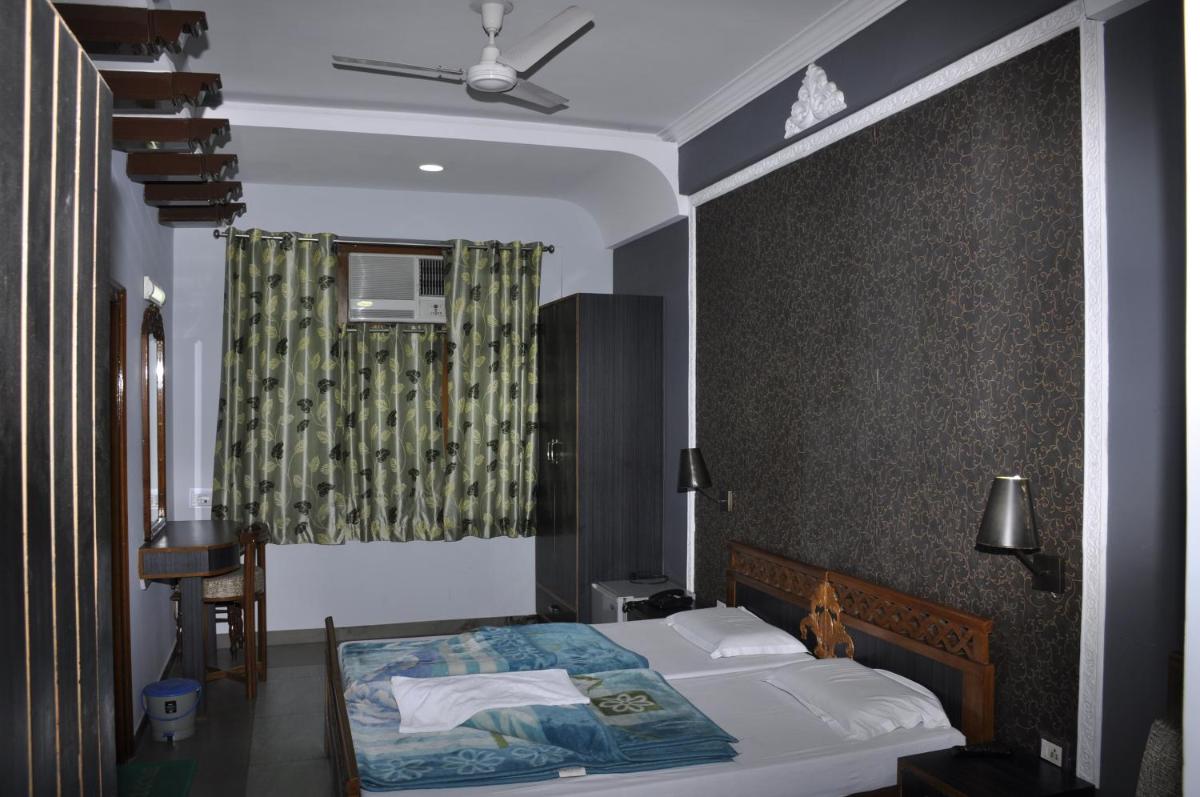 Hotel Pratiksha