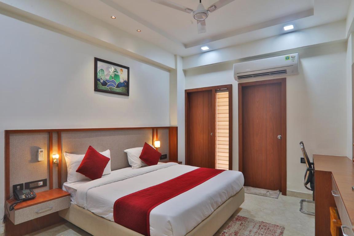 Hotel Premium Grand Fully Air Condition And Spacious Room Top Rated And Most Luxury Hotel Near Taj Mahal