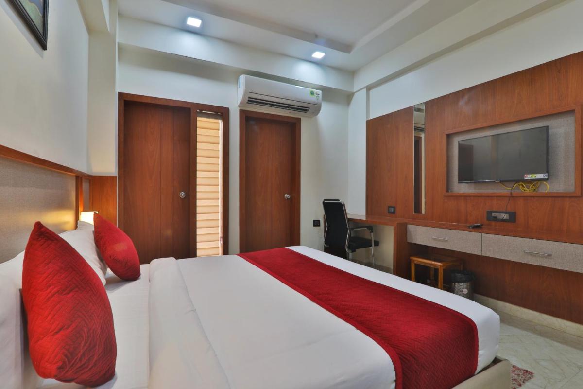 Hotel Premium Grand Fully Air Condition And Spacious Room Top Rated And Most Luxury Hotel Near Taj Mahal