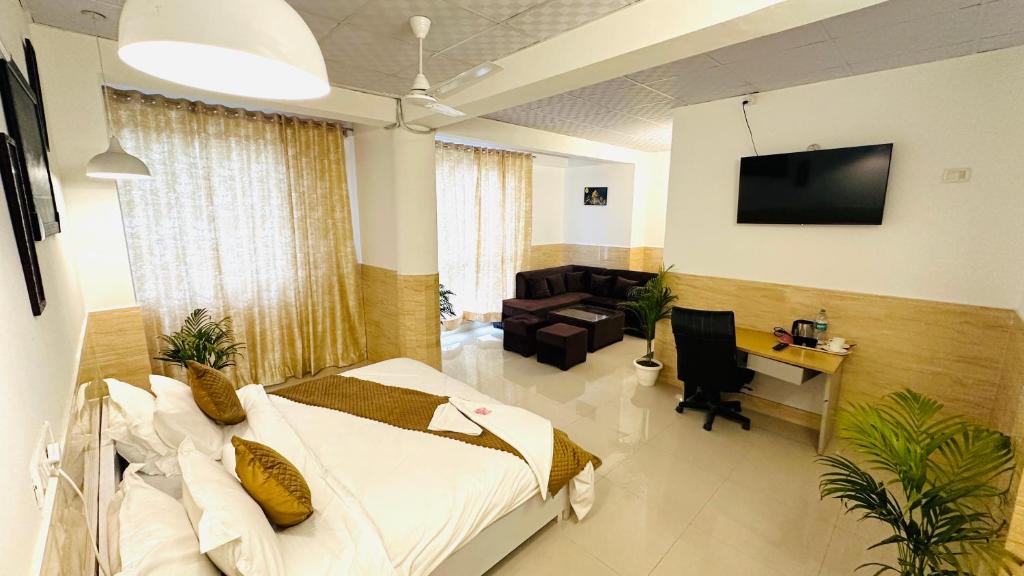 Hotel Relax In – Noida Sector 18