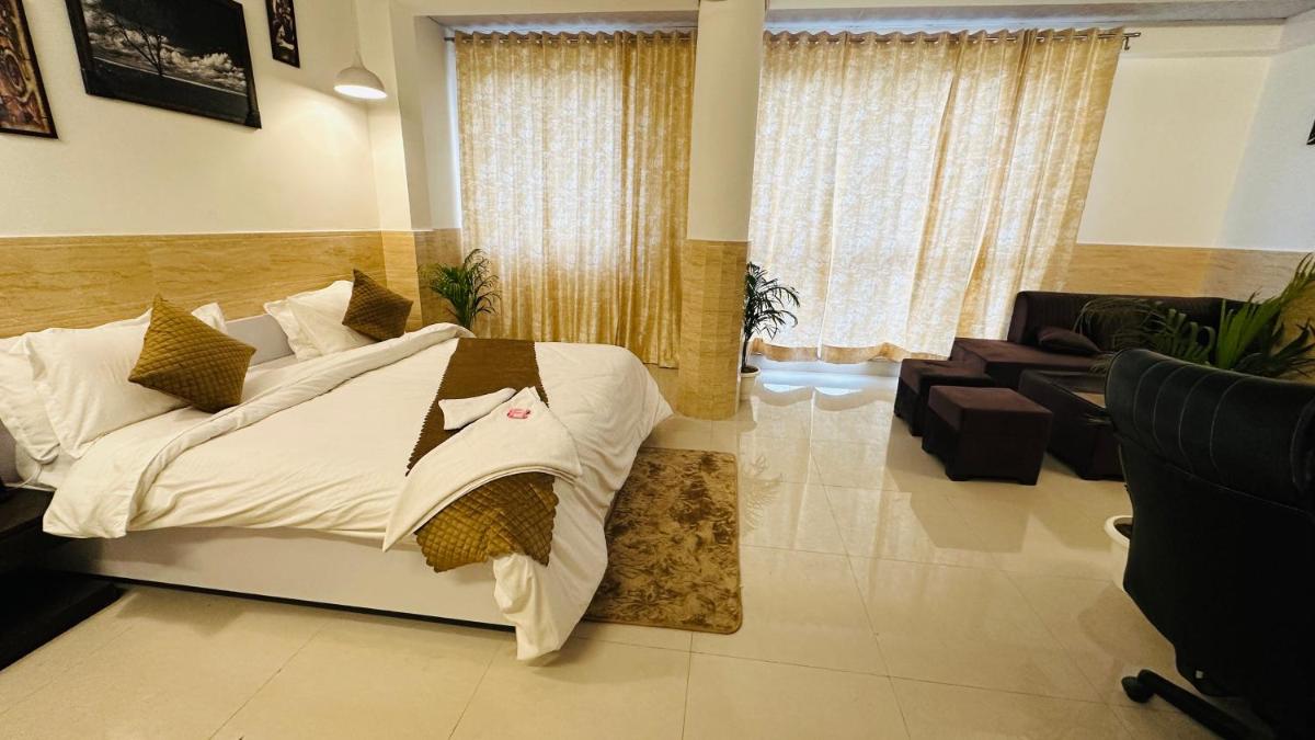 Hotel Relax In – Noida Sector 18