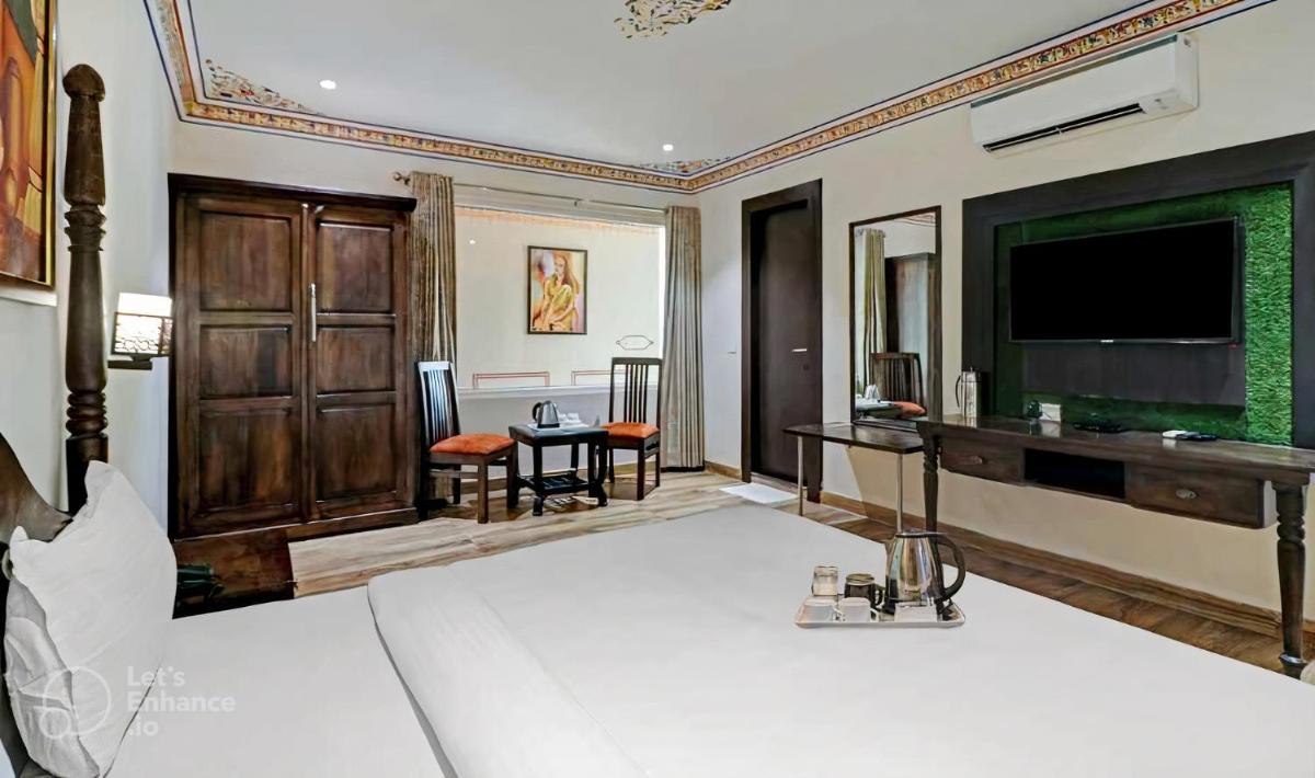 Hotel Sahibs Royal Ville – Near Taj Mahal