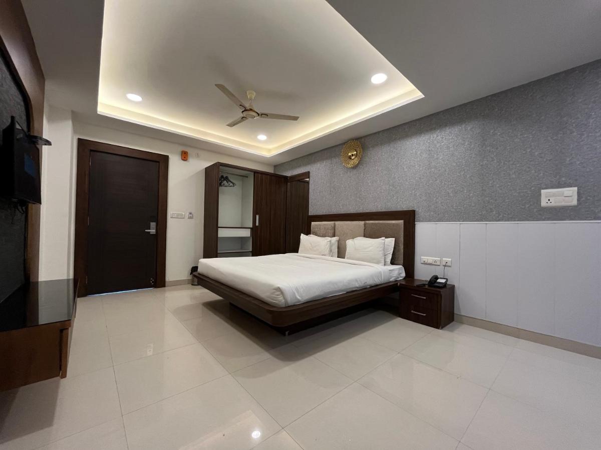 Hotel Shri Radha Nikunj – Opposite Prem Mandir