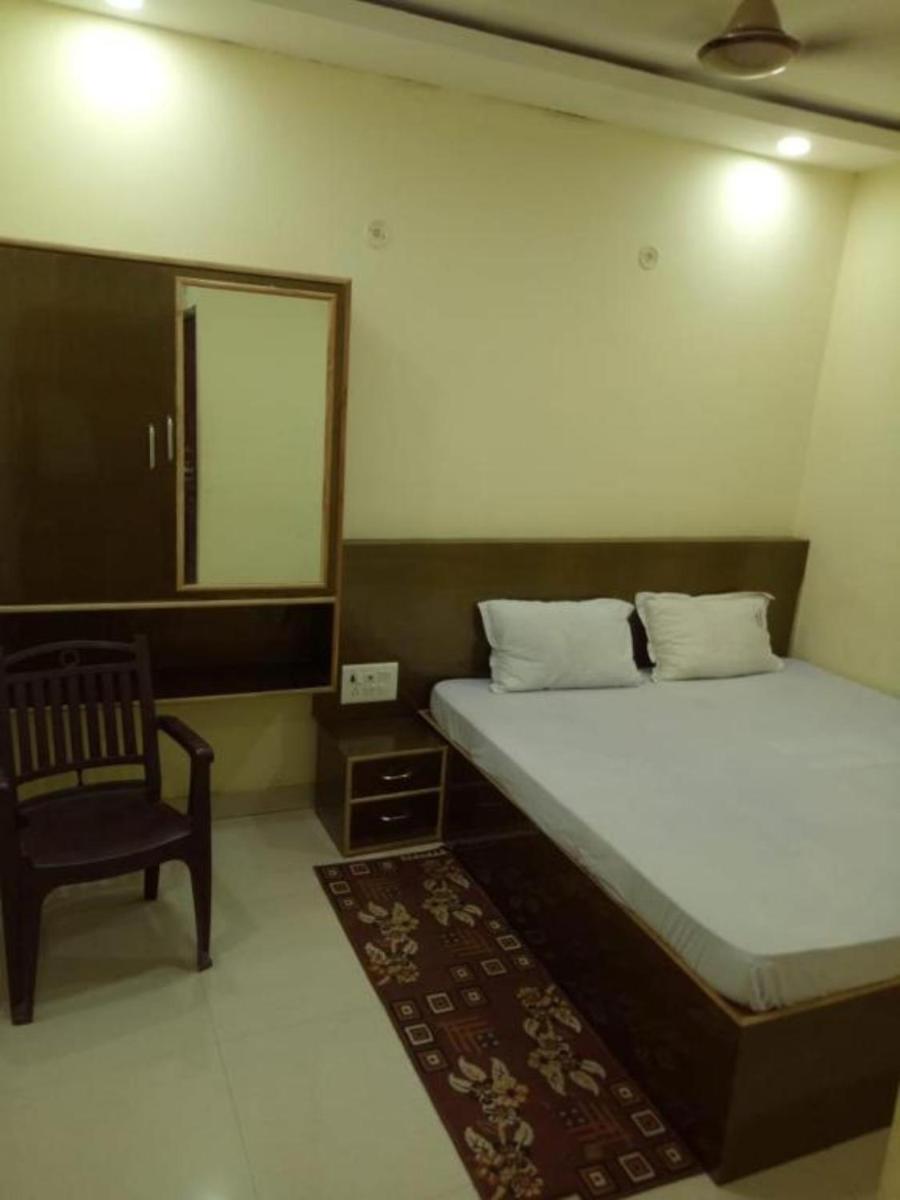 Hotel Swastik Guest House Varanasi – Perfect Location And Comfortable Room