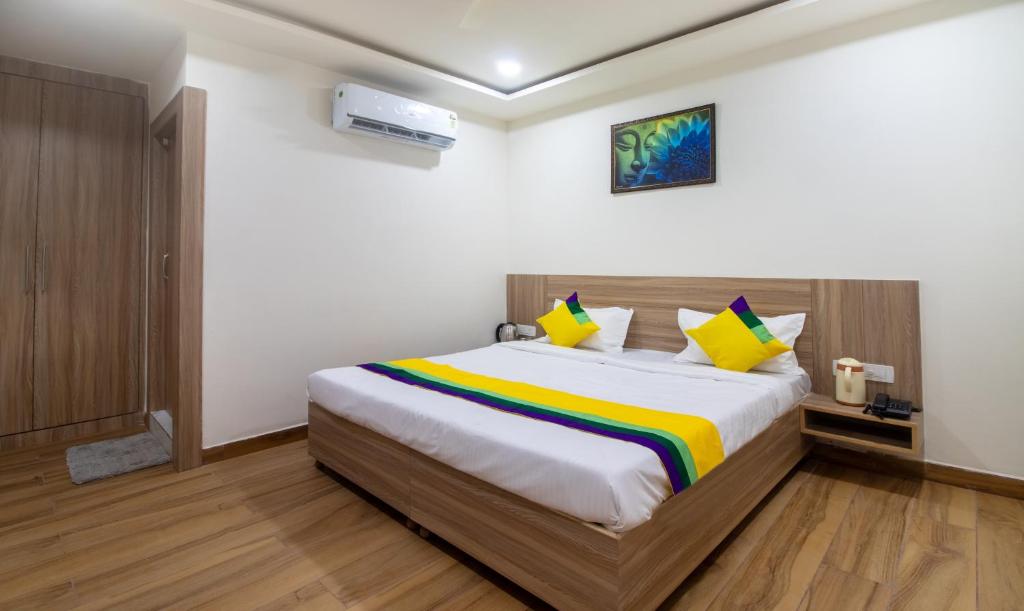 Itsy Hotels Krishna Residency, Govardhan Chauraha