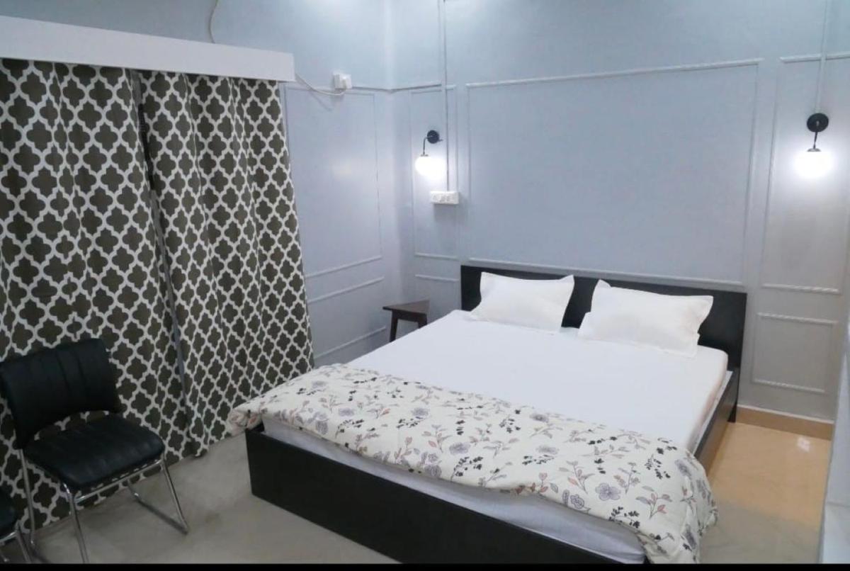 Janki Kunj Varanasi- 3 Room Home