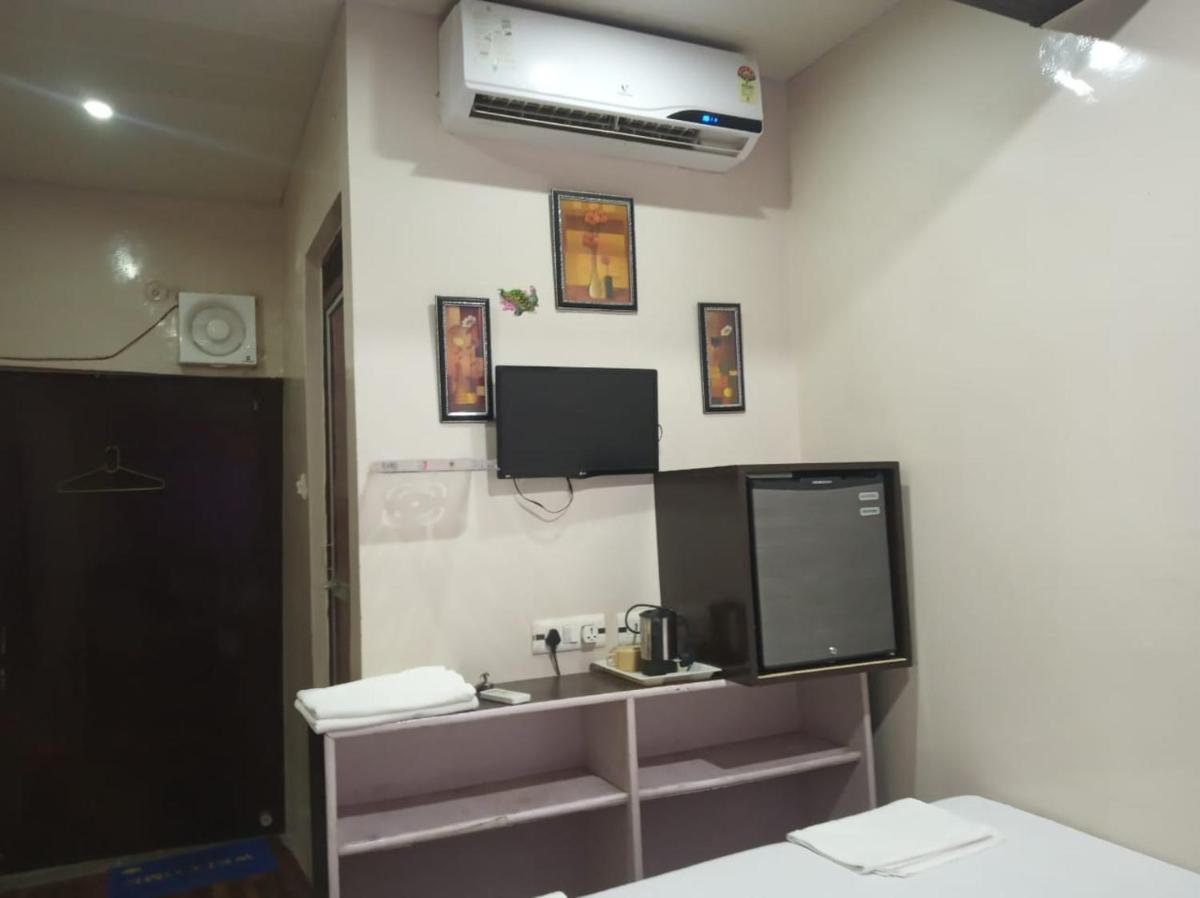 Kanha Paying Guest House