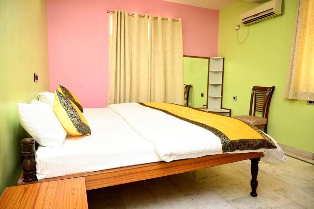 Krishna Home-stays