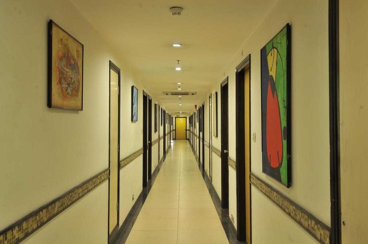 Lemon Tree Hotel, East Delhi Mall, Kaushambi