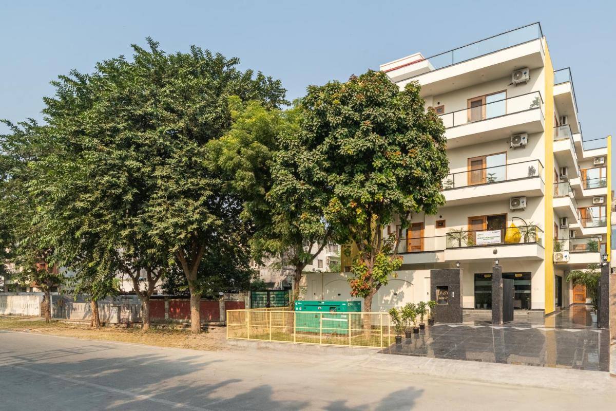 Lime Tree Hotel & One BHK Serviced Apartment Noida – Sector 50 Metro