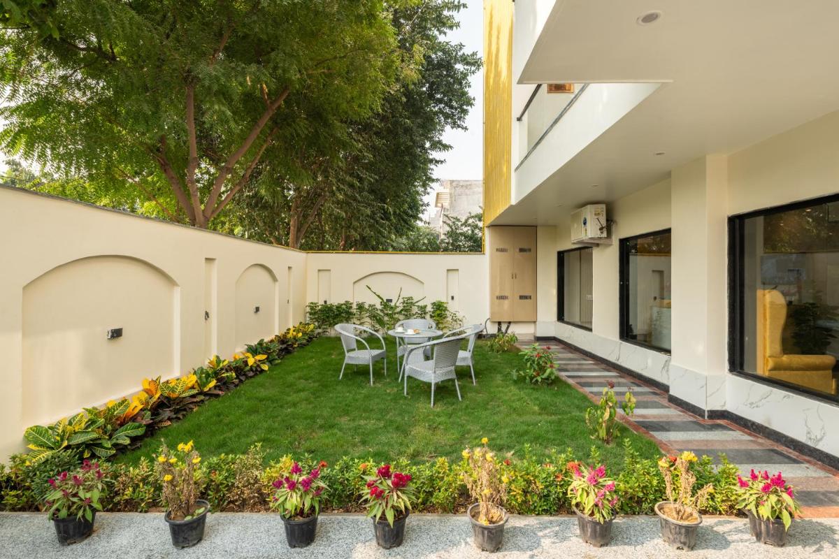 Lime Tree Hotel & One BHK Serviced Apartment Noida – Sector 50 Metro