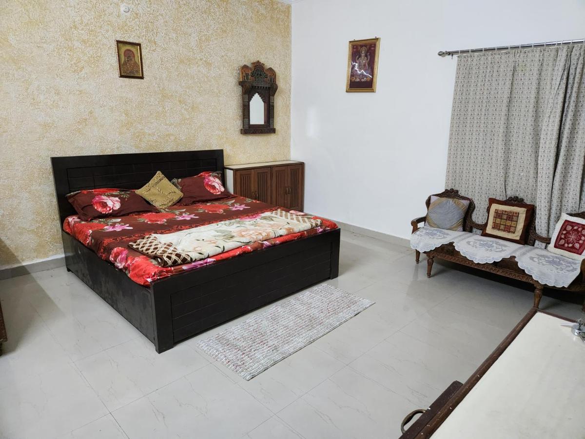 Shri Achyutam Villa – Best in Vrindavan