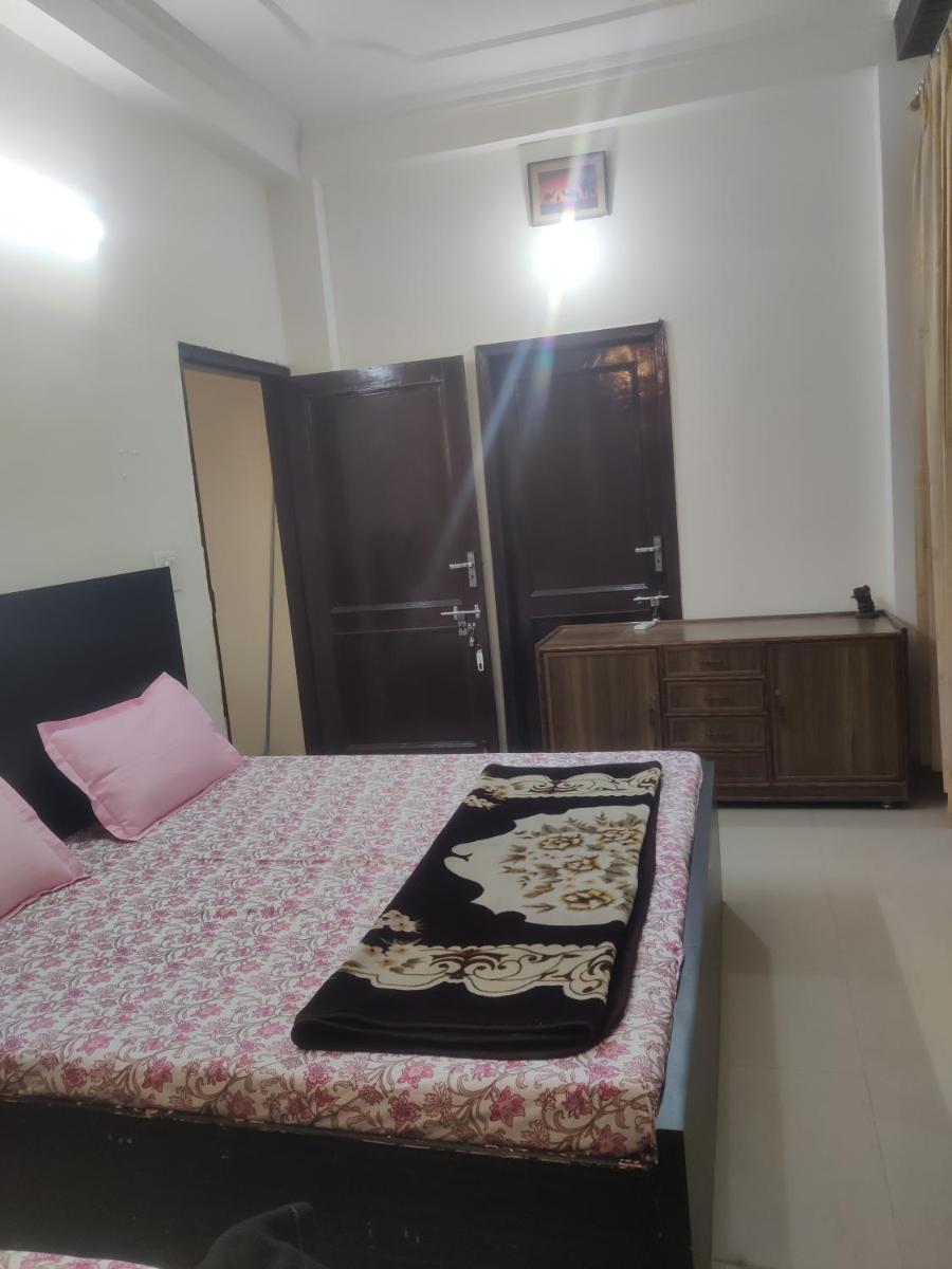 Shri Achyutam Villa – Best in Vrindavan