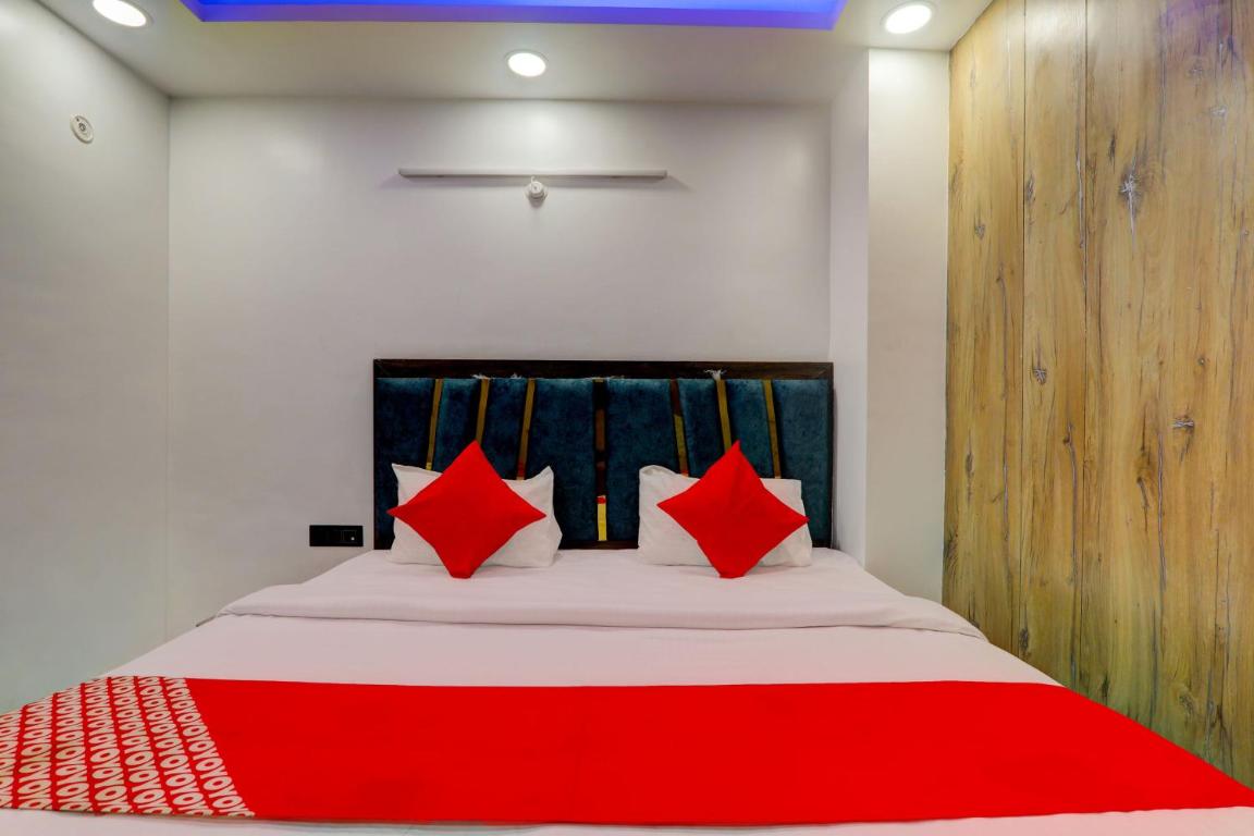 Super OYO Hotel O Love Inn