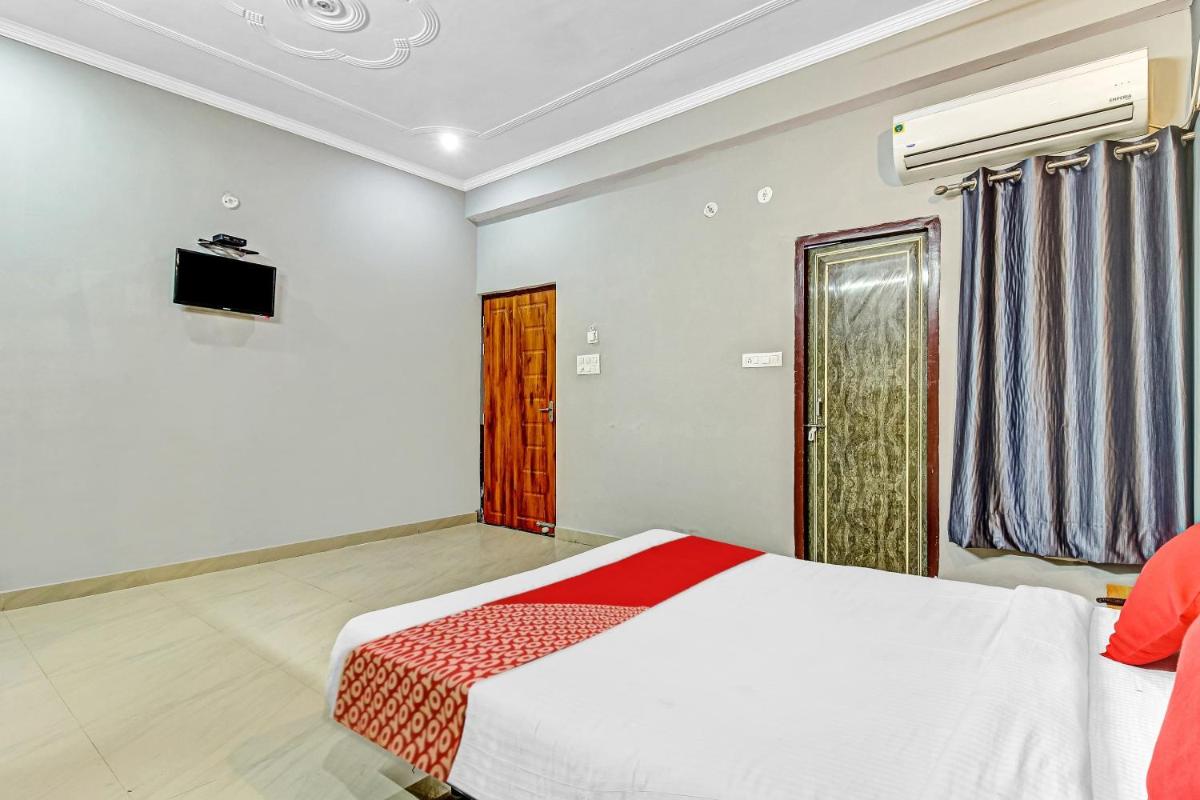 Super OYO Hotel O Orphic Inn Near Munshi Pulia Metro Station