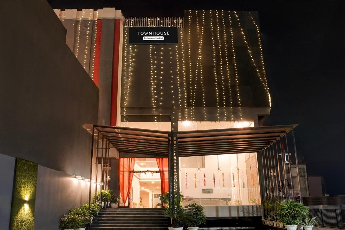 Super Townhouse Gomti Nagar Matiyari formerly Hotel Landmark