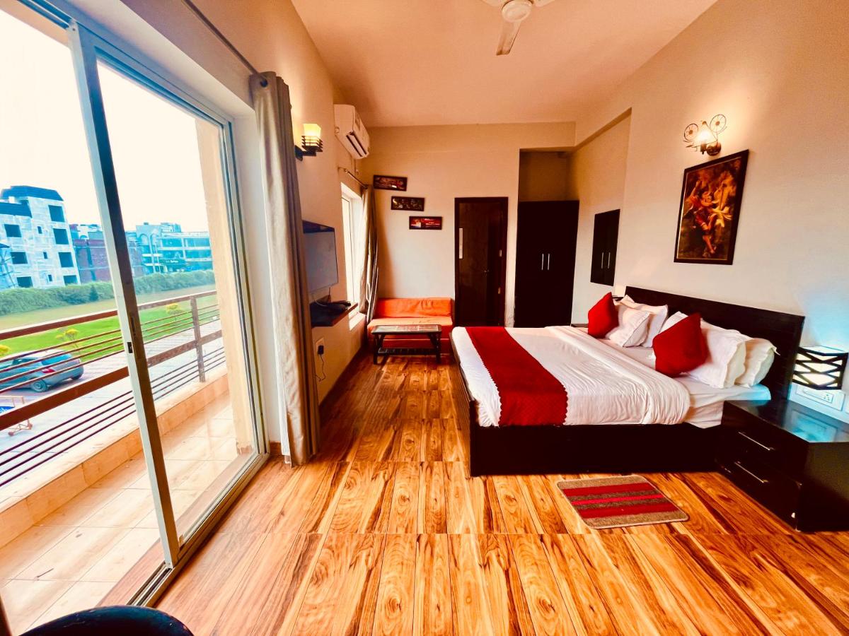 The Sapphire Resort 1,2,3 bedroom villas available in omaxe vrindavan – A Four Star Luxury Resort