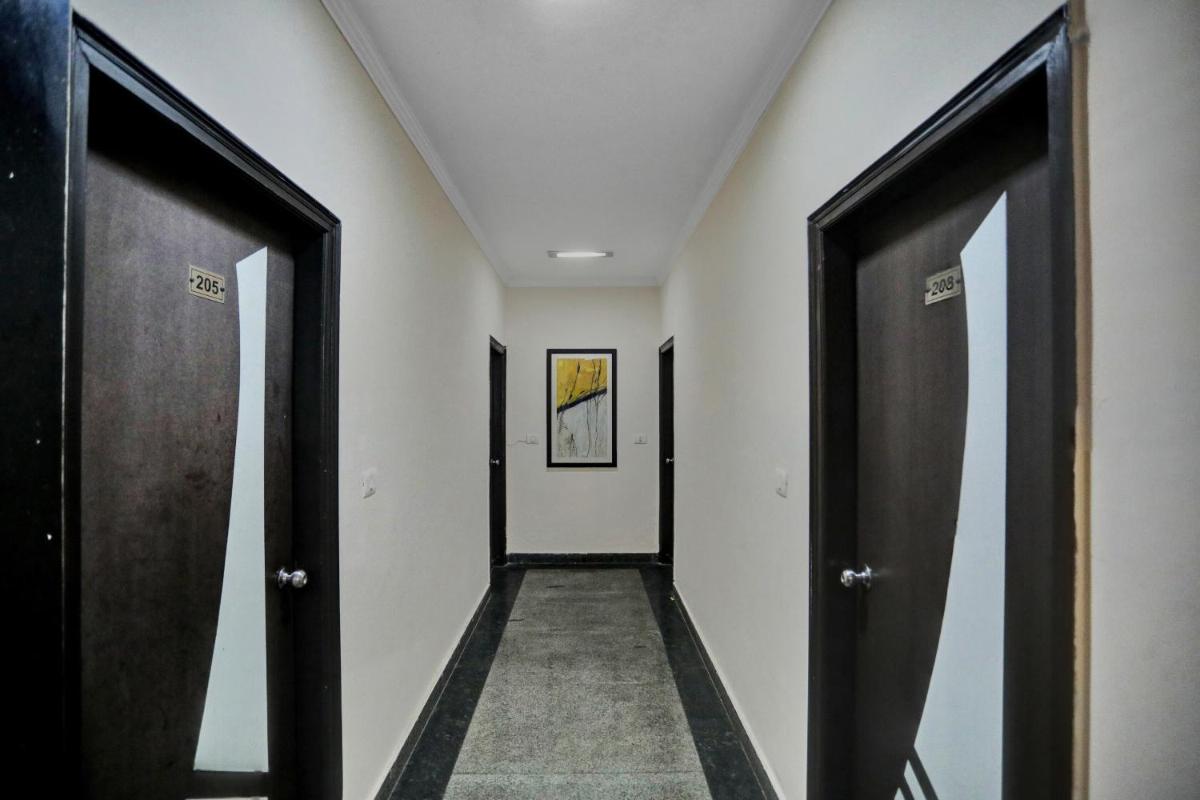 Townhouse Happy Keys Near Iskcon Temple Noida