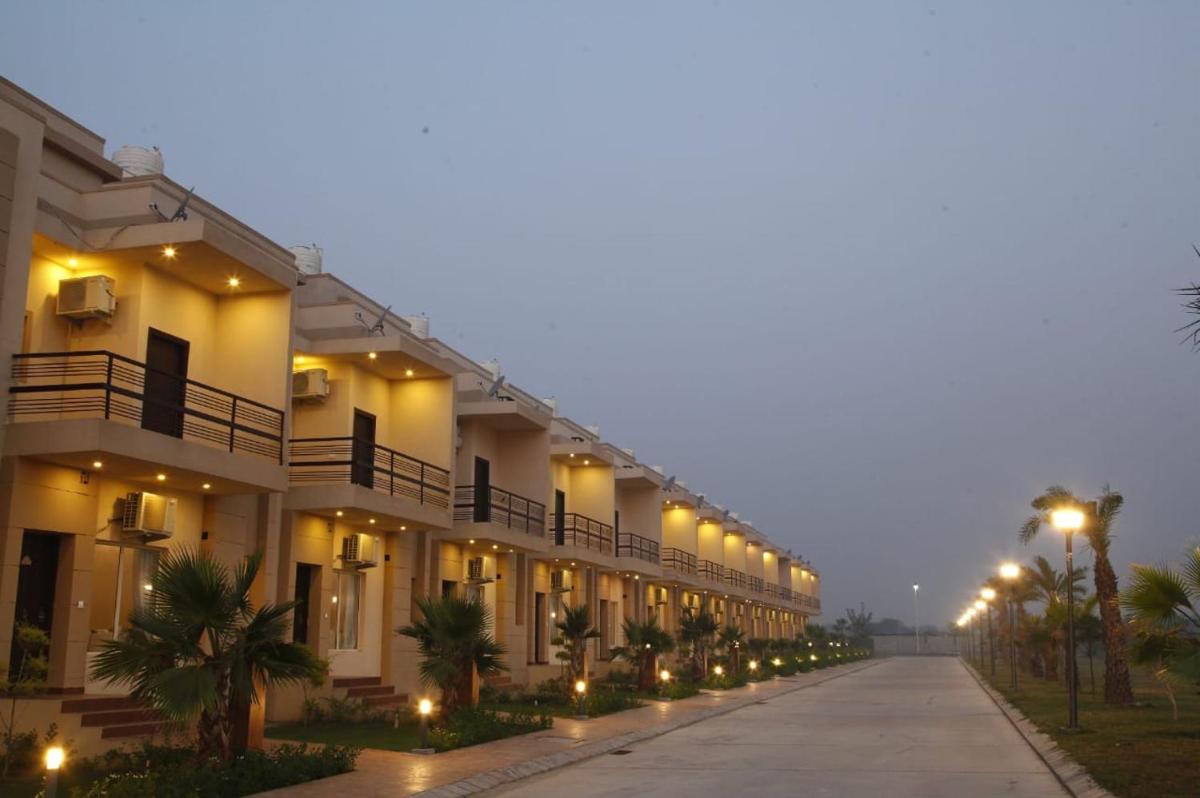 Vrindavan dreams hotel and suites