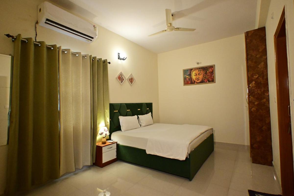 ZoomStay – 3BHK Apartments